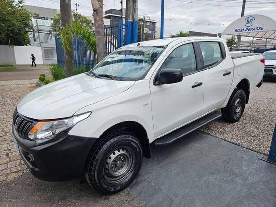 MITSUBISHI L200 TRITON 2.4 16V TURBO DIESEL GL CD 4X4 MANUAL